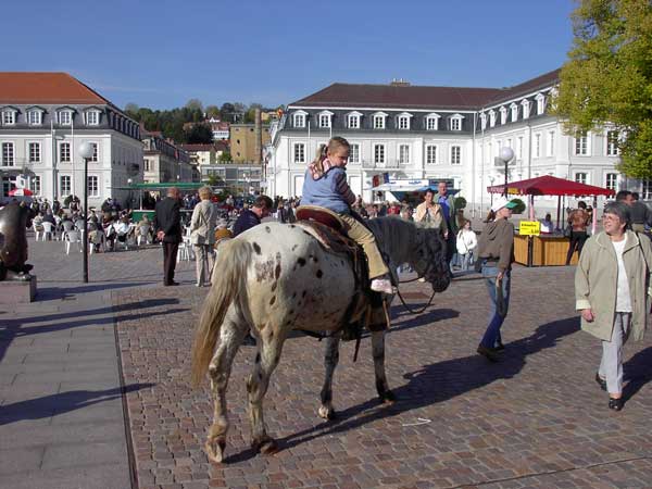 Mit dem Pferd auf dem Herzogplatz